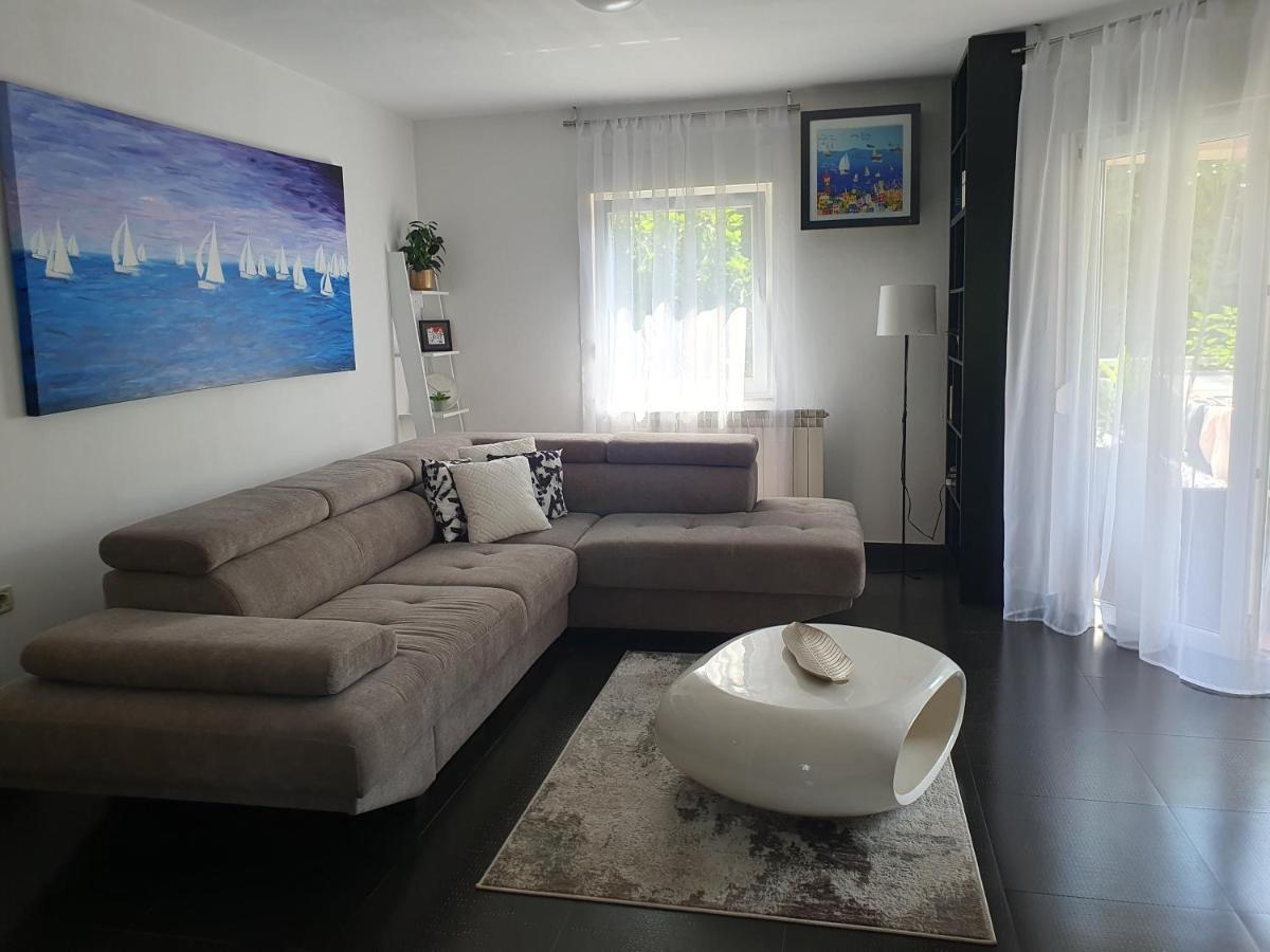 Apartamento By The Sea Martina Rijeka Exterior foto